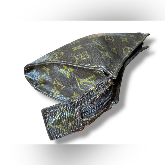 1970s Louis Vuitton Cosmetic Case - Picture 5 of 6